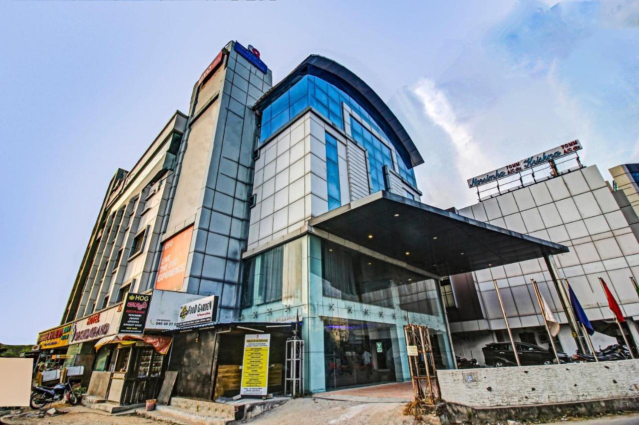 Oyo Townhouse 707 Grand Krishna Hotel Hyderabad Esterno foto