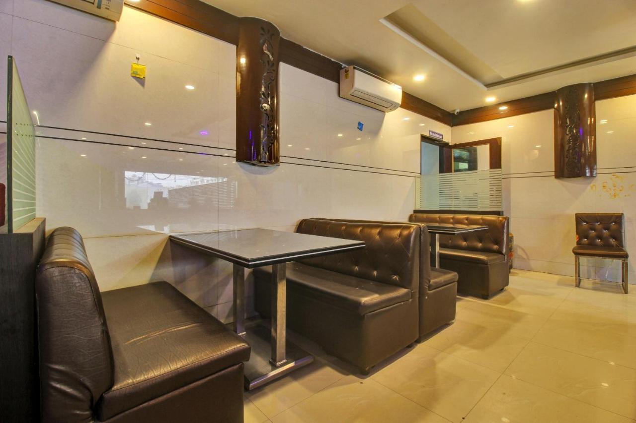 Oyo Townhouse 707 Grand Krishna Hotel Hyderabad Esterno foto