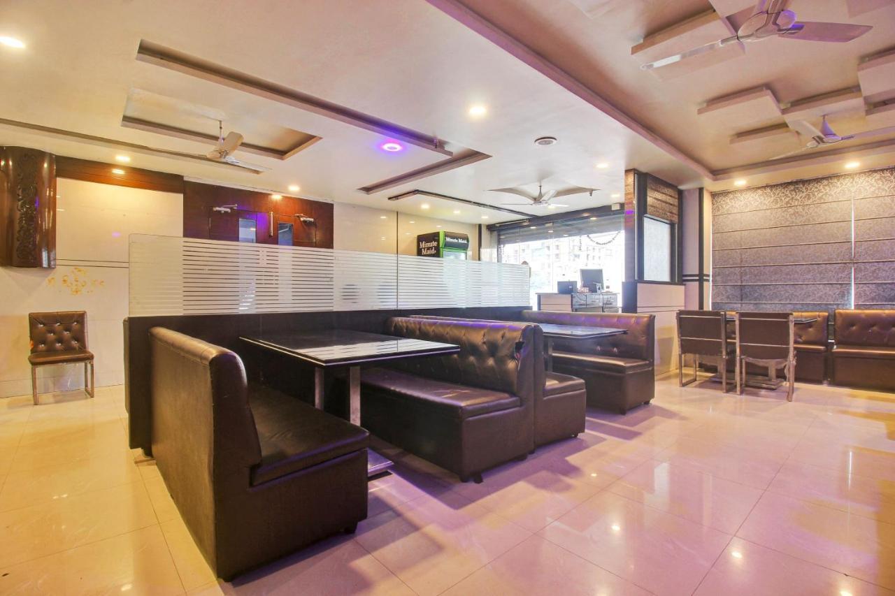 Oyo Townhouse 707 Grand Krishna Hotel Hyderabad Esterno foto