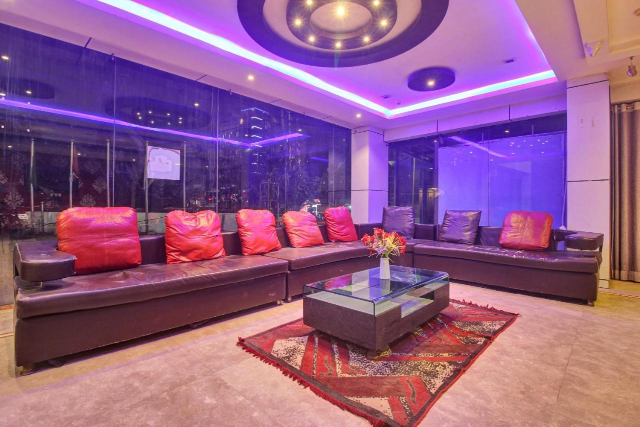 Oyo Townhouse 707 Grand Krishna Hotel Hyderabad Esterno foto