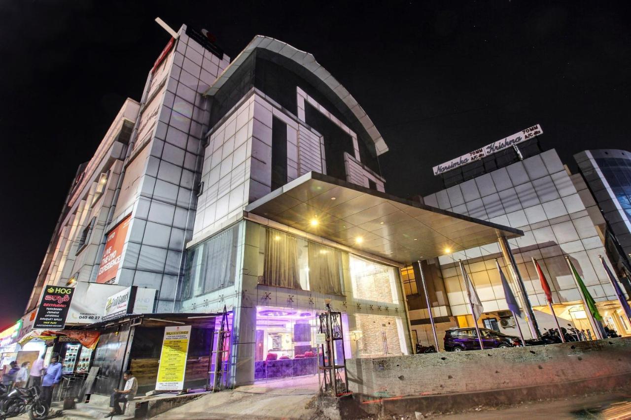 Oyo Townhouse 707 Grand Krishna Hotel Hyderabad Esterno foto