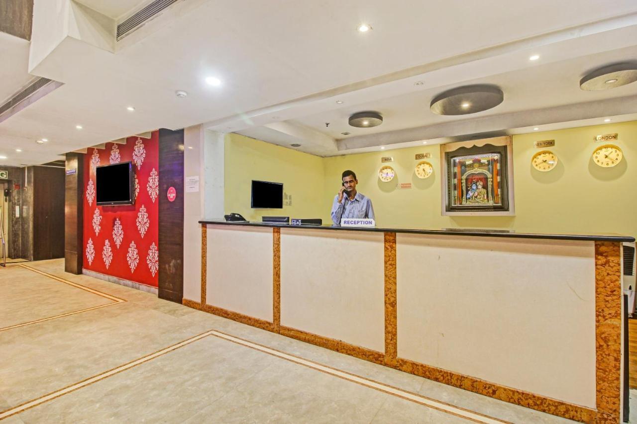 Oyo Townhouse 707 Grand Krishna Hotel Hyderabad Esterno foto